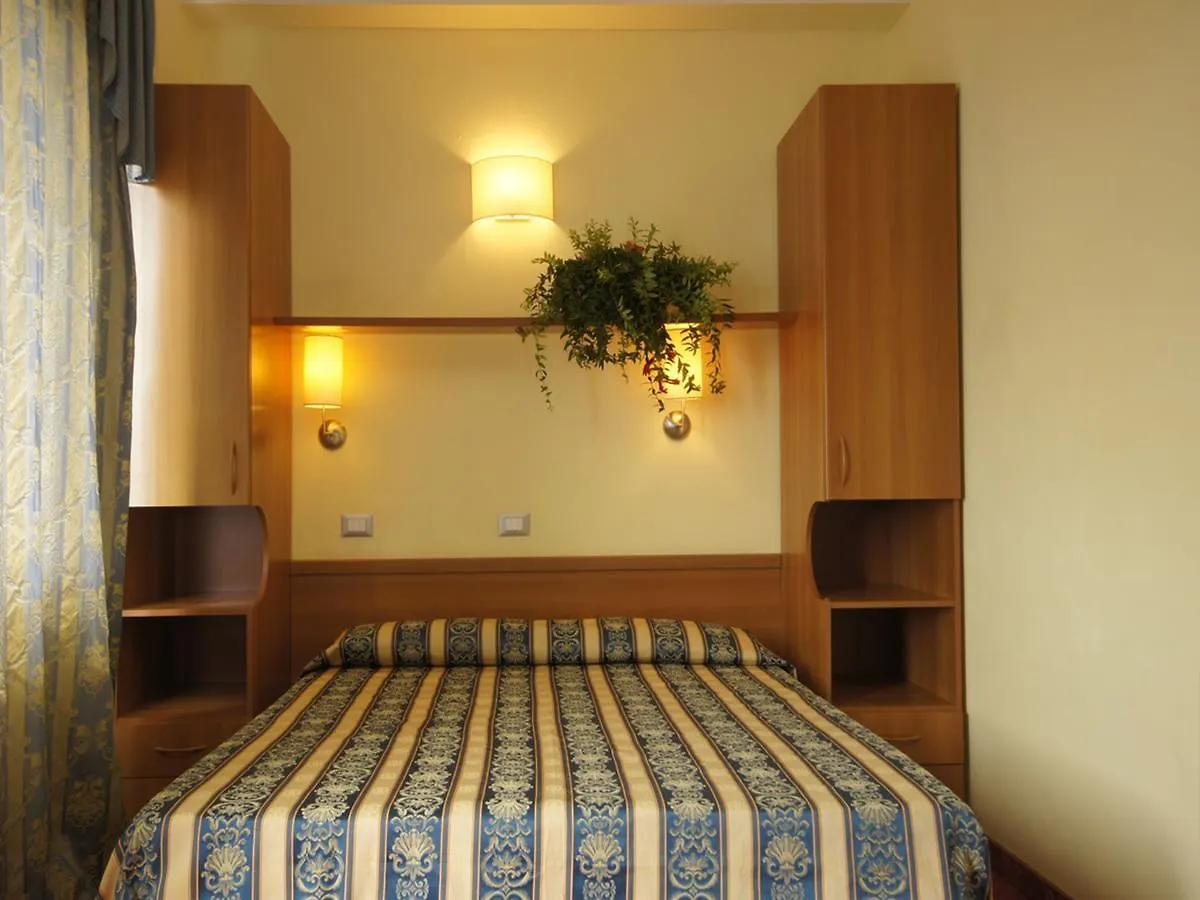 Hotel Promenade Universale Cesenatico 3*,